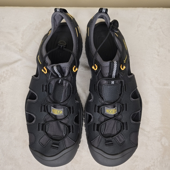 Keen Solr Water Shoe Sandal Men's Size 12 Black/Gold - Picture 8 of 9